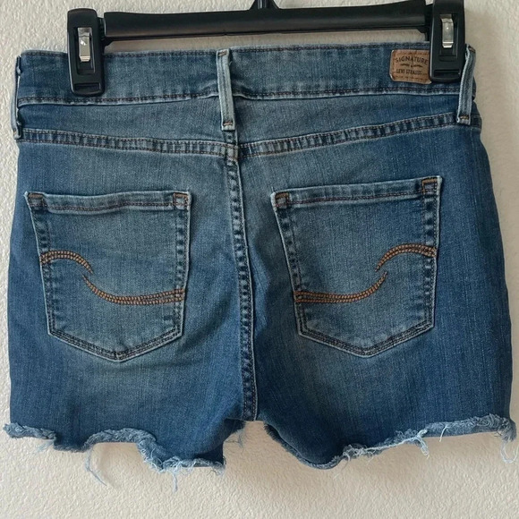 Levi Strauss Signature Jean denim shorts frayed distressed style  size 2- W26 - Picture 13 of 14